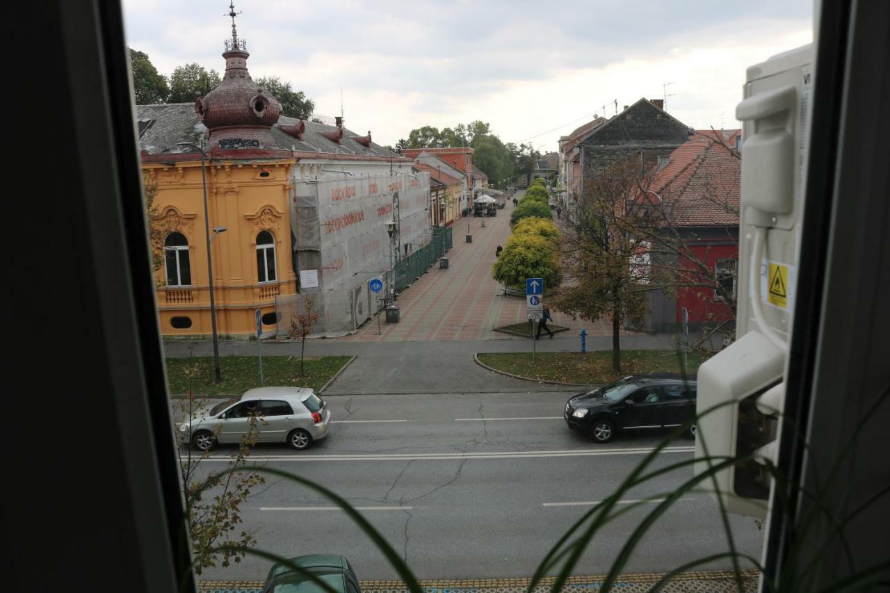 Apartment F6 Osijek Buitenkant foto